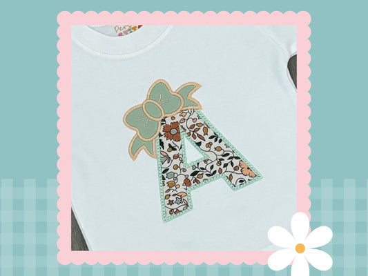 Bow Initial appliqué T-shirt | Embroidered