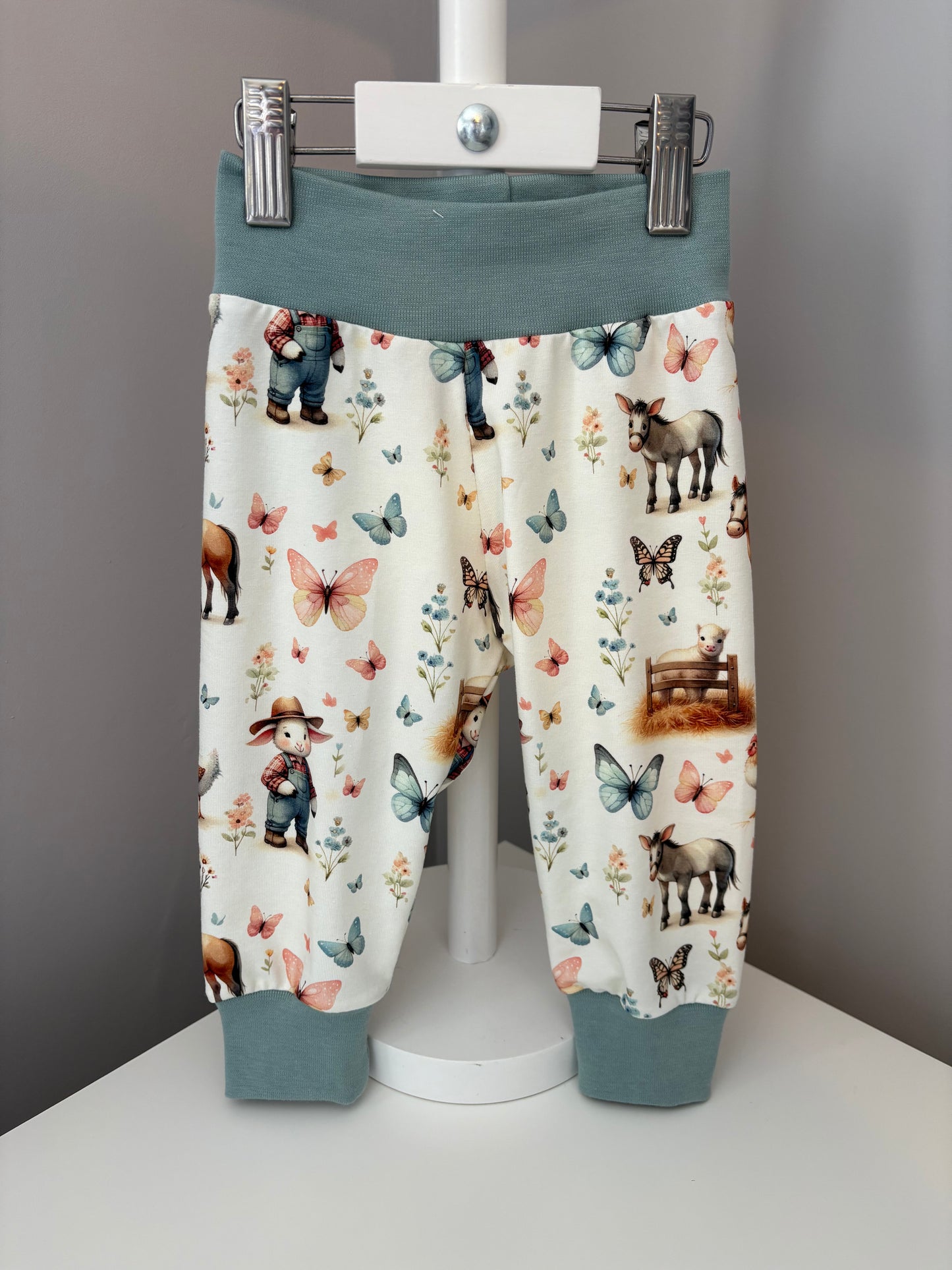 On The Farm Print French Terry Relaxed Fit Yoga Waist & Cuff Joggers