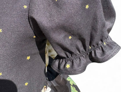 close up new of elasticated sleeve
